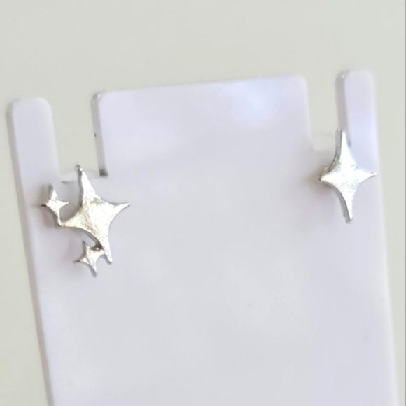 🌟 Starshine Earrings - Picture 2 of 8